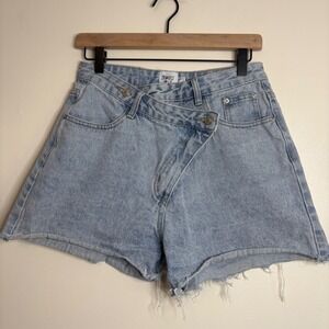 Princess Polly Asymmetrical Denim Shorts Light Wash Cutoff Raw Hem Size 6